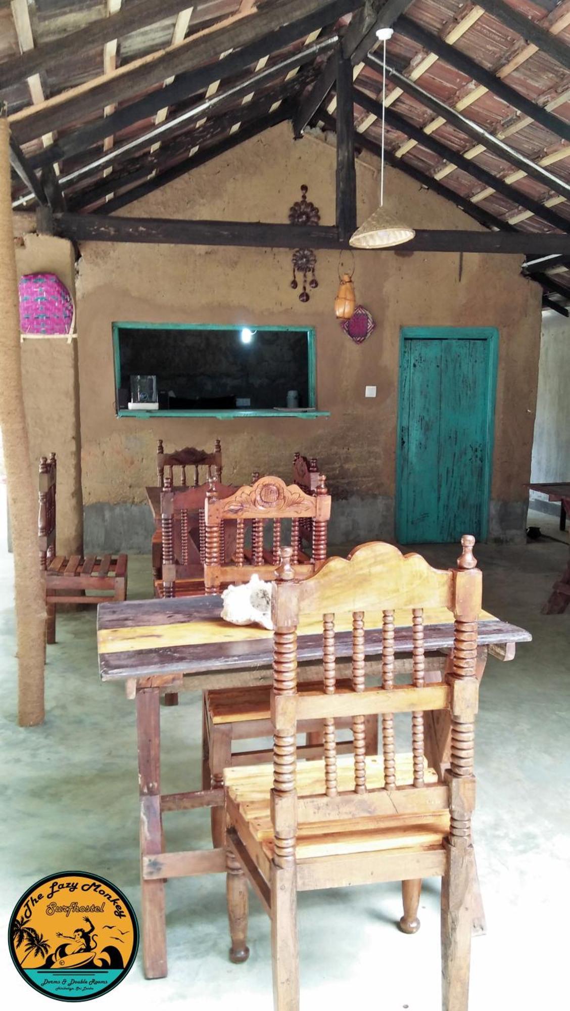 Lazy Monkey Surfhostel - Sri Lanka Dikwella Ngoại thất bức ảnh